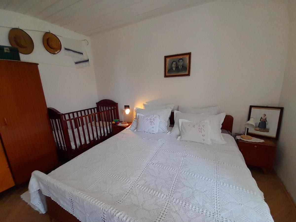 Dida Roko, rustikalni apartman s terasom Kaštela Exteriör bild