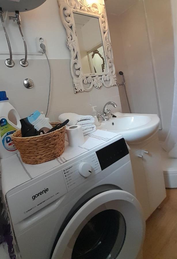 Dida Roko, rustikalni apartman s terasom Kaštela Exteriör bild