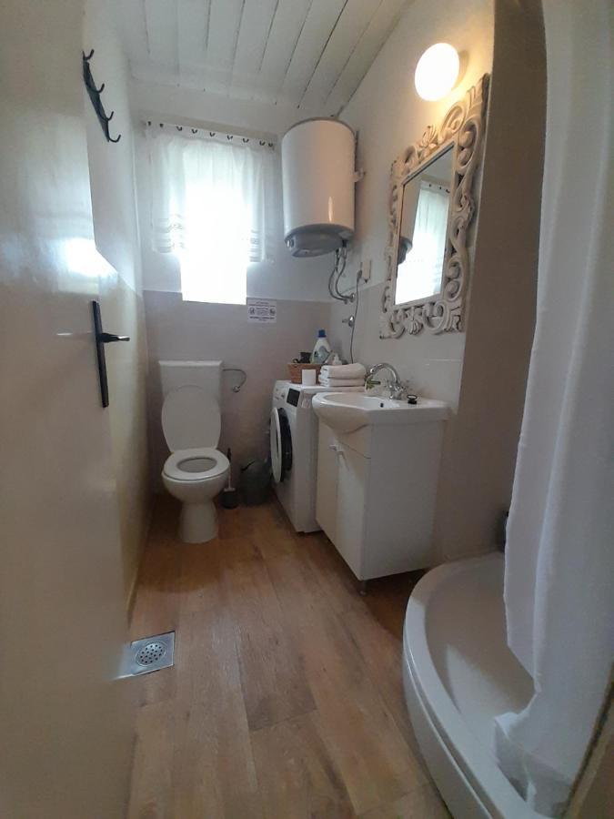 Dida Roko, rustikalni apartman s terasom Kaštela Exteriör bild