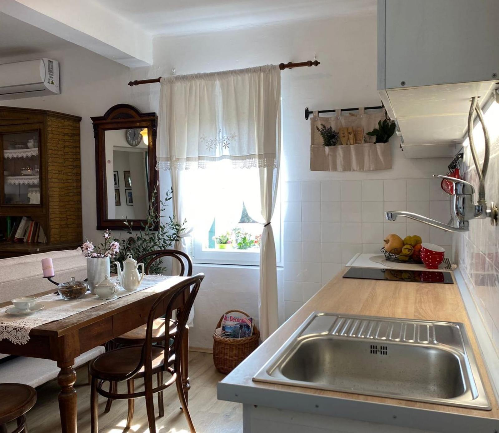 Dida Roko, rustikalni apartman s terasom Kaštela Exteriör bild
